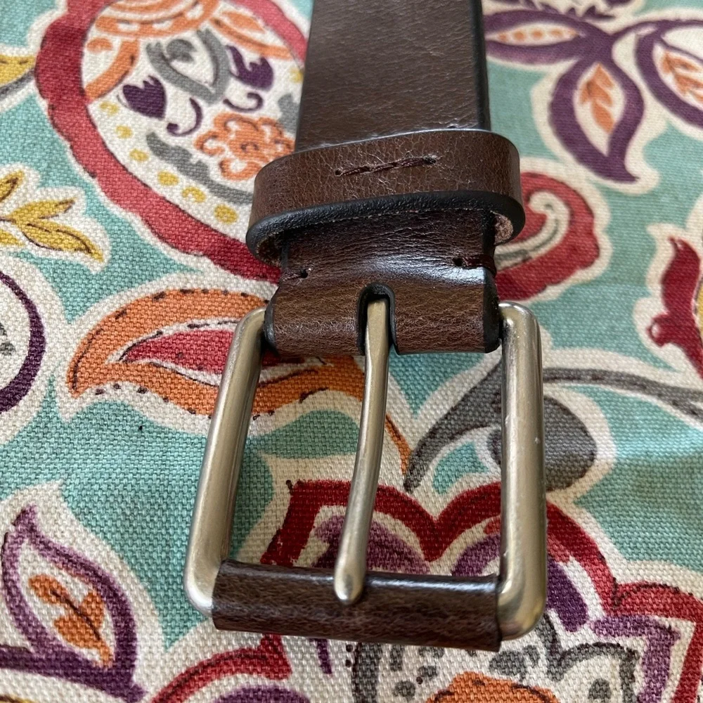 Wrangler Men’s Brown Leather Belt with leather detail on buckle. 32